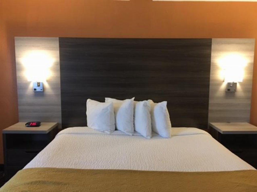 Arbor Inn Monterey Main image