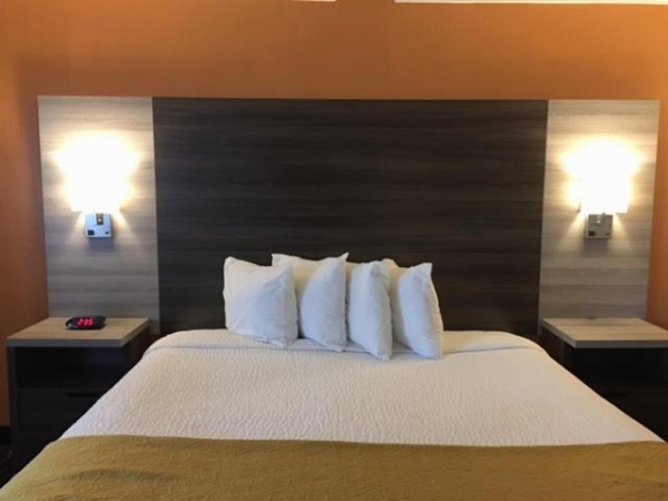 Arbor Inn Monterey Main image